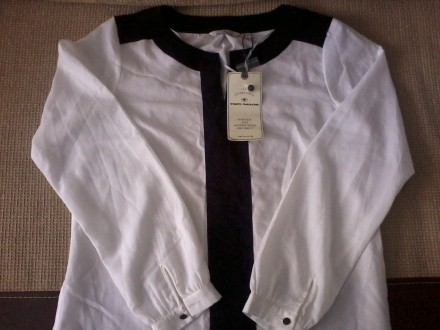 продам блузу, цвет - белый, по вороту и впереди черные вставки (на фото не отгла. . фото 3