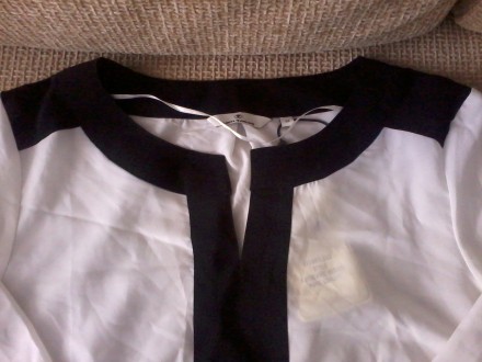 продам блузу, цвет - белый, по вороту и впереди черные вставки (на фото не отгла. . фото 4