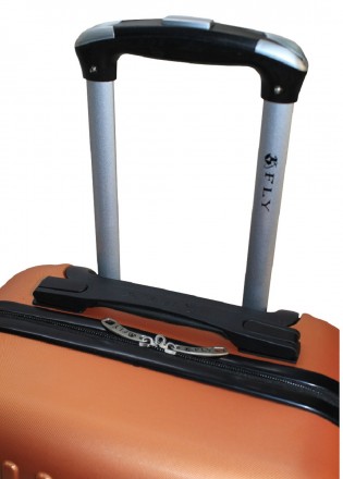 
Предлагаем к покупке среднего размера пластиковый чемодан Fly 1096 польского пр. . фото 9