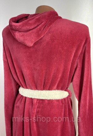 Женский мягкий короткий халат с капюшоном. Размер М. Ткань 100% полиэстер. Халат. . фото 11