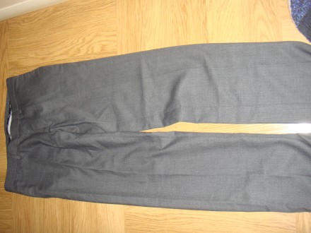 Мужские брюки OSTIN

Пояс полуобхват - 42 см
Ширина штанины cнизу - 19 см.
Д. . фото 3
