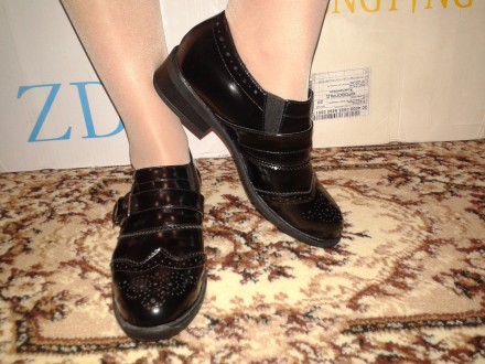 Демисезонные женские туфли на низком каблучке черного цвета,лаковые.р.36-41.. . фото 2