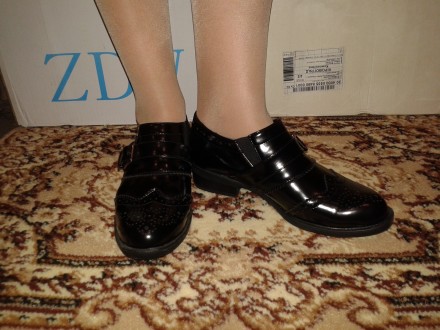 Демисезонные женские туфли на низком каблучке черного цвета,лаковые.р.36-41.. . фото 3