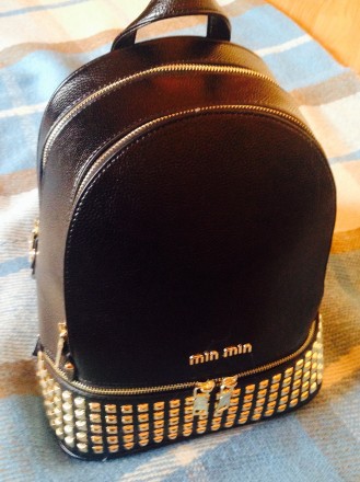 Молодежный кожаный рюкзак Min Min современная трактовка стиля casual с заклепкам. . фото 5