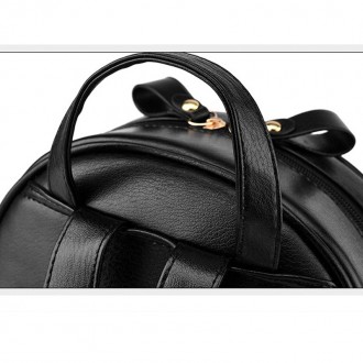 Изысканный стеганый кожаный рюкзак с заклепками для стильных и элегантных модниц. . фото 10