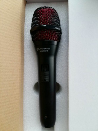 Проводной вокальный микрофон
С кнопкой включения
Тип: Динамический
Диаграмма . . фото 5