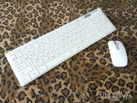 Белая беспроводная блютуз клавиатура и мышь с силиконовой пленкой. Для любителей. . фото 1