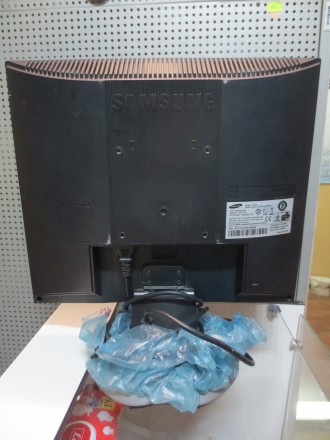 Продам монитор Samsung SyncMaster 721N в хорошем рабочем состоянии, с кабелями.
. . фото 6