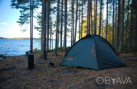 Почти новая. Двухместная туристическая палатка. Очень удобная, эргономичная форм. . фото 1