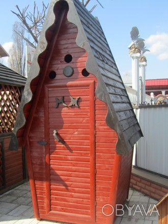 Туалет дачный , изготовлен из деревянной вагонки ( сосна ) , с тумбой , покрашен. . фото 1