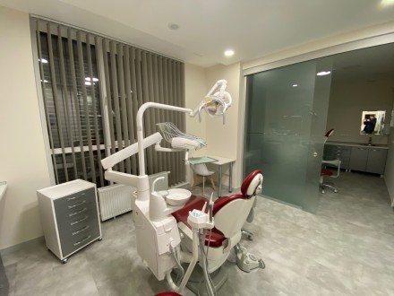 Эксклюзивная продажа стоматологической клиники с новым современным ремонтом, меб. Осокорки. фото 8