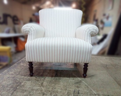 Продам красивое кресло с традиционным Итальянским классическим дизайном.
Универ. . фото 6