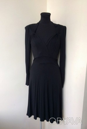 Черное миди платье Oasis с вырезом сердечко. Качественный трикотаж. Платье хорош. . фото 1
