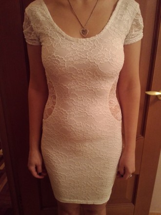 Платье вечернее, молочного цвета, в отличном состоянии, размер 36, производство . . фото 2