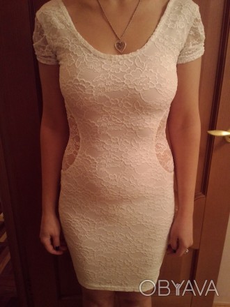 Платье вечернее, молочного цвета, в отличном состоянии, размер 36, производство . . фото 1