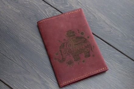 Обложка на паспорт
Аксессуар выполнен вручную из натуральной кожи мастерами Jaz. . фото 2