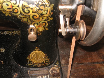 Швейна машинка SINGER в робочому стані.. . фото 4