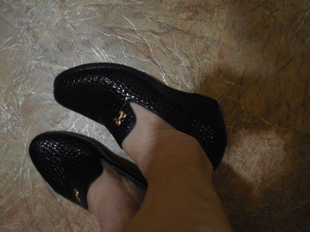 Продам новые женские туфли ,размер-36,38,39.Цвет-чёрный. Кожа лак под рептилию. . . фото 11