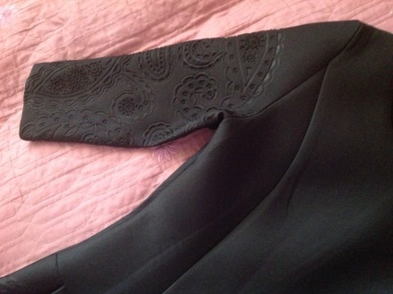 Очень красивое платье, ткань дайвинг, размер М. Чёрного цвета, рукав три четверт. . фото 5