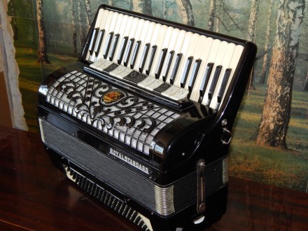 Продається повний професійний аккордеон Royal Standard Montana готово выборный ч. . фото 8