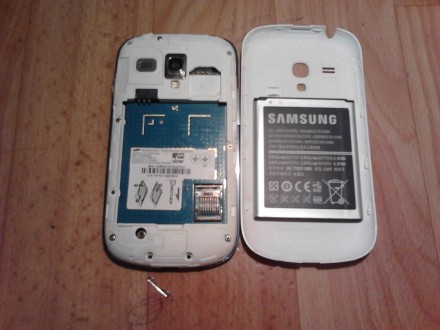 Продам смартфон Samsung Galaxy S III mini.
Экран потух,темный и не показывает.С. . фото 3