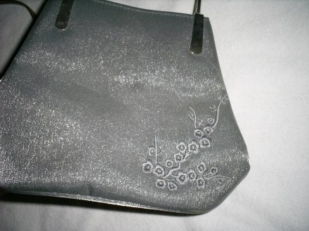 Продается серебристая сумочка с вышитым цветком для маленькой модницы ( dorothy . . фото 7