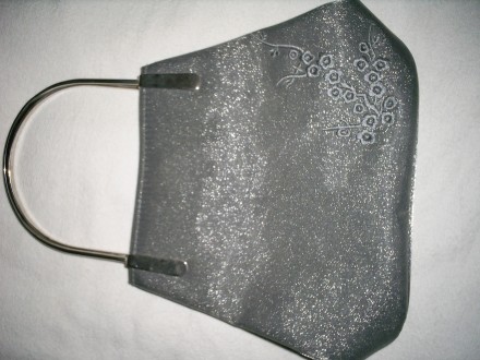 Продается серебристая сумочка с вышитым цветком для маленькой модницы ( dorothy . . фото 6