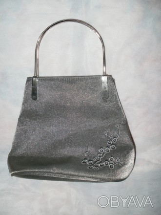 Продается серебристая сумочка с вышитым цветком для маленькой модницы ( dorothy . . фото 1