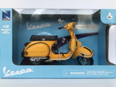 Продам модель скутера в масштабі 1:12 Vespa P200E Del жовтий від New Ray . Ціна . . фото 2