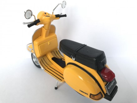 Продам модель скутера в масштабі 1:12 Vespa P200E Del жовтий від New Ray . Ціна . . фото 7