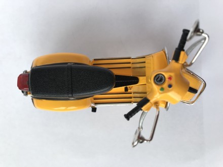 Продам модель скутера в масштабі 1:12 Vespa P200E Del жовтий від New Ray . Ціна . . фото 8