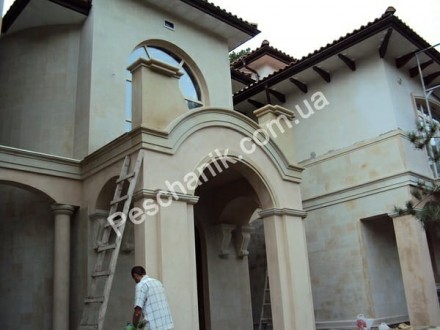 Фасад из натурального камня придает зданию благородный вид, солидность и эстетич. . фото 8