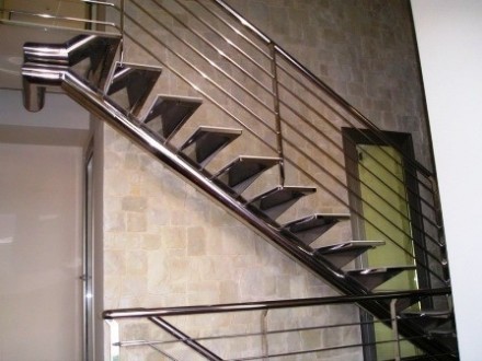 Виготовлення сходів: гвинтові, модульні, на косоурах, консольні, сходи на тятива. . фото 7