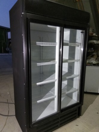 Холодильні двохдверні шафи купе. 120-130см по дверях,глубокі
Компресор правцює . . фото 2
