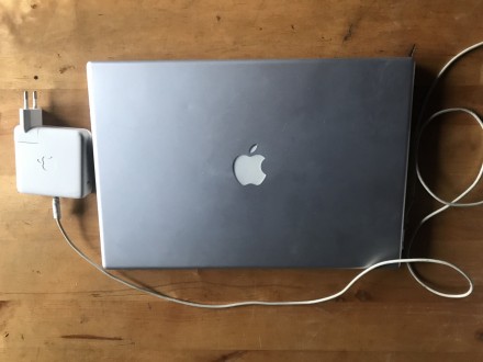Продам MacBook Pro 15" под восстановление - необходимо заменить видеочип.или на . . фото 2