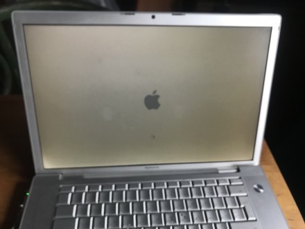 Продам MacBook Pro 15" под восстановление - необходимо заменить видеочип.или на . . фото 3