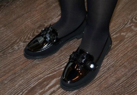 Роскошные черные демисезонные туфельки для девочки. Красиво и аккуратно смотрятс. . фото 8