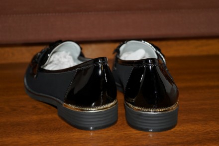 Роскошные черные демисезонные туфельки для девочки. Красиво и аккуратно смотрятс. . фото 6
