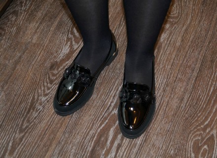 Роскошные черные демисезонные туфельки для девочки. Красиво и аккуратно смотрятс. . фото 10