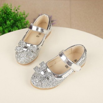 Цвет: серебряный

Легкая и нарядная обувь для Вашей принцессы.. . фото 3