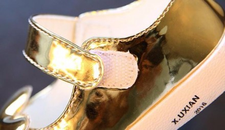 Цвет: золотой.

Легкая и удобная нарядная обувь для Вашей принцессы.. . фото 6