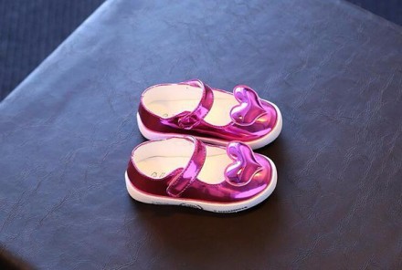 Цвет:розовый

Легкая и нарядная обувь для Вашей маленькой принцессы.. . фото 3