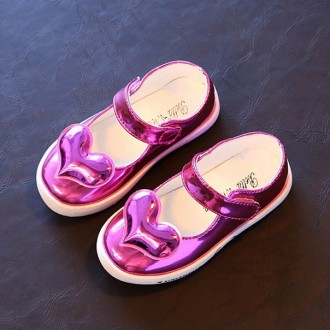 Цвет:розовый

Легкая и нарядная обувь для Вашей маленькой принцессы.. . фото 2