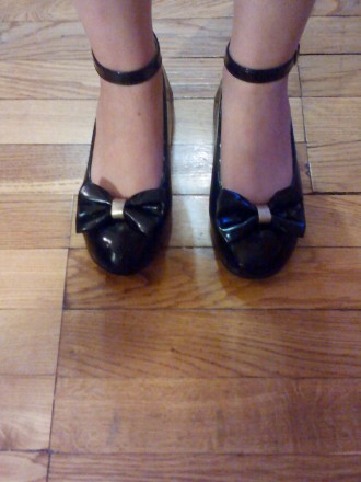 туфли для девочки, лаковые размер12, длина стельки18см состояние хорошее. . фото 3