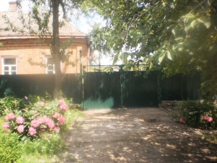 Продам газофицырованый дом с удобствами по ул. Карла Маркса 123,В доме 2 спальни. . фото 2