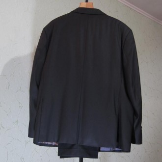 Продам мужской костюм черный шерстяной
ARTISTIC костюм / suit (Сделан в Чехии)
. . фото 3
