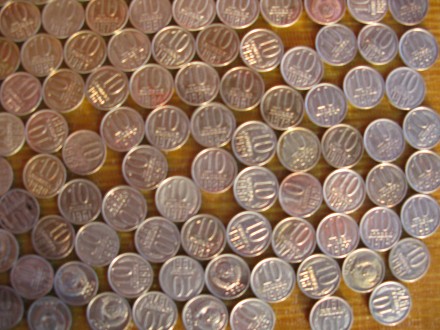 продам набор монет ссср номиналом 10 копеек 1961 год 1962 год.и 1970 год по 1991. . фото 2