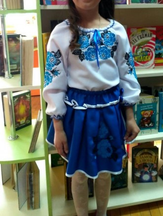 Дитячий вишитий костюм із оригінальною синьою вишивкою створить неперевершений в. . фото 3