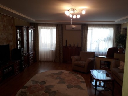 Продам уютную квартиру на 9 этаже кирпичного 15 этажного дома на четвертом Таври. Суворовский. фото 3