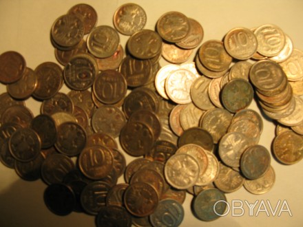 продам монеты номиналом 10 рублей 1993 года 119 штук из них не магнитные 59 штук. . фото 1